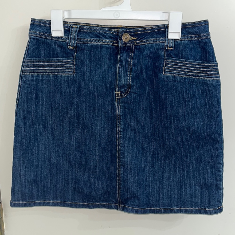 3/$25 Baccini denim skirt/skort